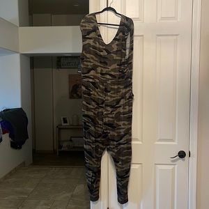 Torrid Jumpsuit, Camo, Size 3 NWT